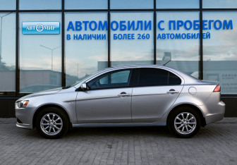 Подержанный автомобиль Mitsubishi Lancer Sedan 2013 года (2 фото)