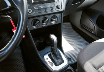 Подержанный автомобиль Volkswagen Polo Sedan 2017 года (9 фото)