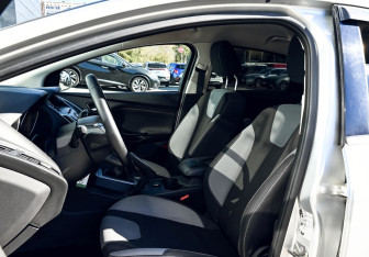 Подержанный автомобиль Ford Focus Hatchback 2011 года (17 фото)
