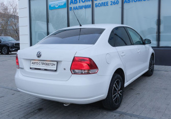 Подержанный автомобиль Volkswagen Polo Sedan 2013 года (5 фото)