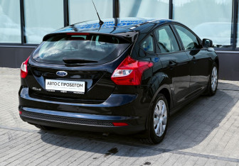 Подержанный автомобиль Ford Focus Hatchback 2013 года (5 фото)