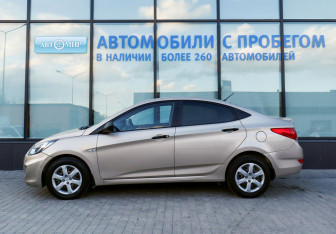 Подержанный автомобиль Hyundai Solaris Sedan 2014 года (2 фото)