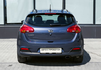 Подержанный автомобиль Kia Ceed Hatchback 2014 года (4 фото)