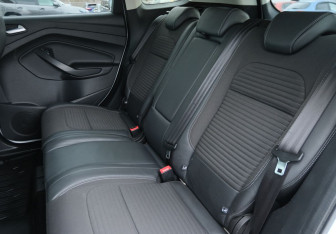 Подержанный автомобиль Ford Kuga 2019 года (17 фото)