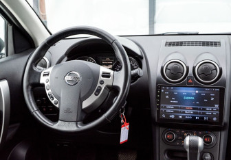 Подержанный автомобиль Nissan Qashqai 2013 года (11 фото)