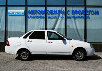 Подержанный автомобиль LADA (ВАЗ) Priora Sedan 2017 года (6 фото)