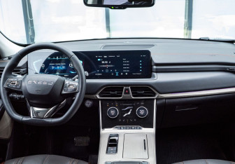 Подержанный автомобиль Exeed TXL 2022 года (17 фото)