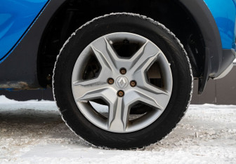 Подержанный автомобиль Renault Sandero 2021 года (18 фото)