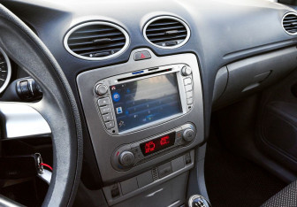 Подержанный автомобиль Ford Focus Hatchback 2011 года (10 фото)