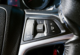 Подержанный автомобиль Opel Meriva 2012 года (12 фото)