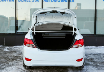 Подержанный автомобиль Hyundai Solaris Sedan 2011 года (18 фото)