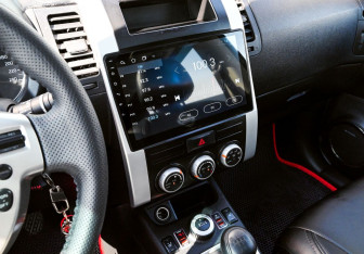 Подержанный автомобиль Nissan X-Trail 2011 года (15 фото)