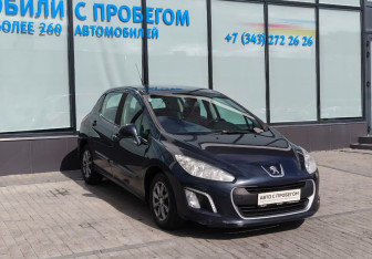 Подержанный автомобиль Peugeot 308 Hatchback 2012 года (7 фото)