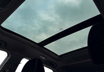 Подержанный автомобиль Geely Coolray 2022 года (19 фото)