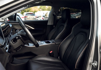Подержанный автомобиль Omoda C5 2022 года (16 фото)