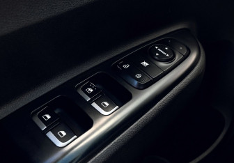 Подержанный автомобиль Kia Rio Hatchback 2018 года (12 фото)