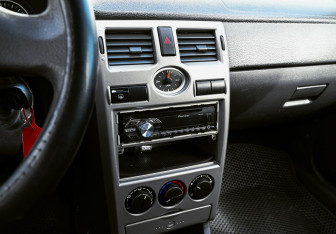 Подержанный автомобиль LADA (ВАЗ) Priora Hatchback 2013 года (10 фото)