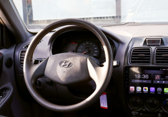 Подержанный автомобиль Hyundai Accent Sedan 2006 года (17 фото)