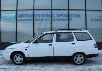 Подержанный автомобиль LADA (ВАЗ) 2111 2000 года (2 фото)
