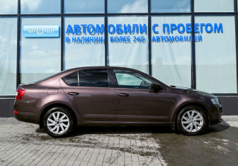 Подержанный автомобиль Skoda Octavia Liftback 2013 года (6 фото)
