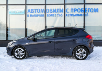 Подержанный автомобиль Kia Ceed Hatchback 2012 года (2 фото)