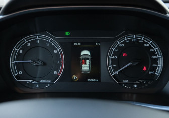 Подержанный автомобиль Geely Coolray 2021 года (14 фото)