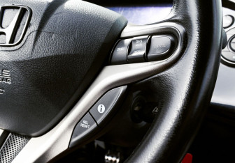 Подержанный автомобиль Honda Civic Hatchback 2008 года (15 фото)