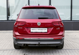 Подержанный автомобиль Volkswagen Tiguan 2018 года (4 фото)