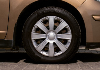 Подержанный автомобиль Nissan Tiida Hatchback 2007 года (21 фото)
