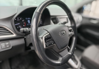 Подержанный автомобиль Hyundai Solaris Sedan 2019 года (11 фото)