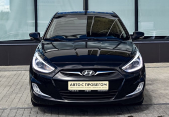 Подержанный автомобиль Hyundai Solaris Sedan 2013 года (8 фото)