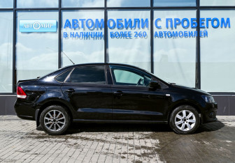 Подержанный автомобиль Volkswagen Polo Sedan 2012 года (6 фото)