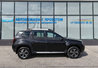 Подержанный автомобиль Renault Duster 2015 года (6 фото)