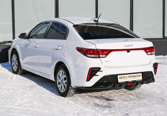 Подержанный автомобиль Kia Rio Sedan 2022 года (3 фото)