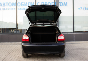 Подержанный автомобиль Audi A3 Hatchback 2002 года (18 фото)