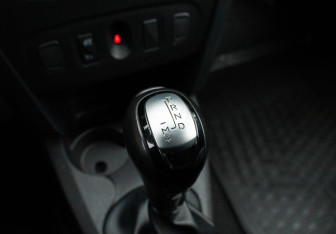 Подержанный автомобиль Renault Sandero 2021 года (13 фото)