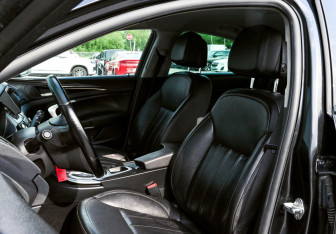 Подержанный автомобиль Opel Insignia Sedan 2013 года (15 фото)