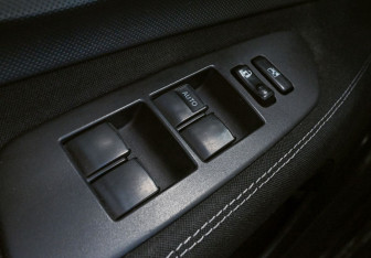 Подержанный автомобиль Toyota Auris Hatchback 2009 года (11 фото)