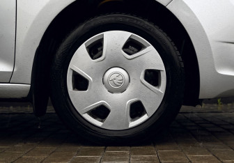 Подержанный автомобиль Skoda Rapid Liftback 2014 года (20 фото)