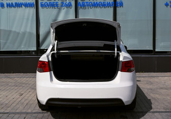 Подержанный автомобиль Kia Cerato Sedan 2010 года (19 фото)