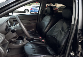 Подержанный автомобиль Chevrolet Cobalt Sedan 2013 года (14 фото)