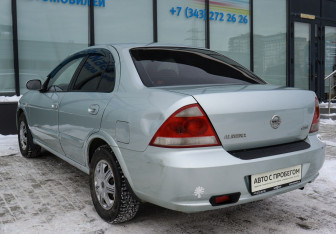 Подержанный автомобиль Nissan Almera Classic 2006 года (3 фото)