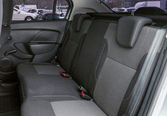 Подержанный автомобиль Renault Logan Sedan 2022 года (17 фото)