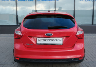 Подержанный автомобиль Ford Focus Hatchback 2012 года (4 фото)