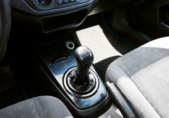 Подержанный автомобиль Mitsubishi Lancer Sedan 2005 года (9 фото)
