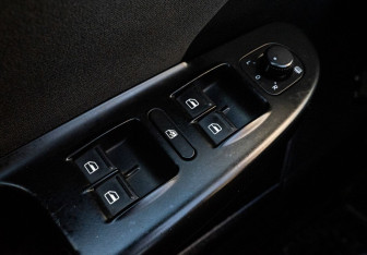 Подержанный автомобиль Volkswagen Passat Wagon 2008 года (14 фото)