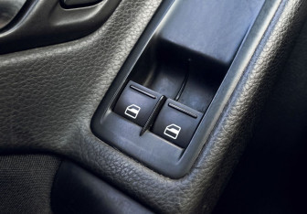 Подержанный автомобиль Volkswagen Golf Hatchback 2010 года (12 фото)