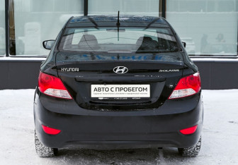 Подержанный автомобиль Hyundai Solaris Sedan 2013 года (4 фото)