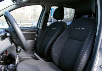Подержанный автомобиль Renault Duster 2018 года (13 фото)