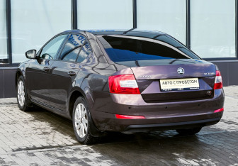 Подержанный автомобиль Skoda Octavia Liftback 2013 года (3 фото)